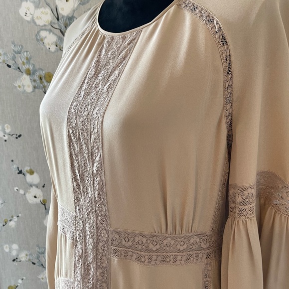 Women’s Burberry Silk Tan Long Sleeve Gown SZ: 10 - Picture 6 of 15